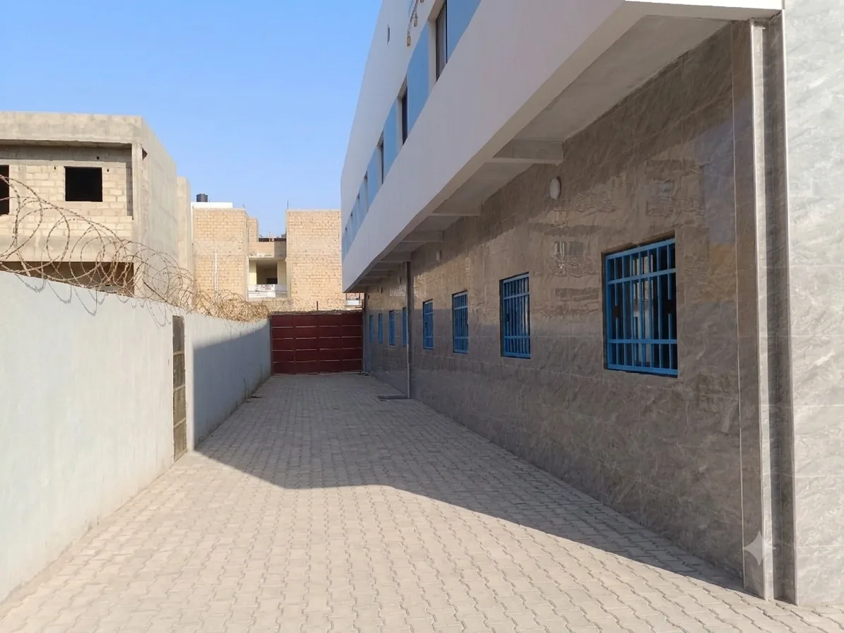 L'entrée de l'école